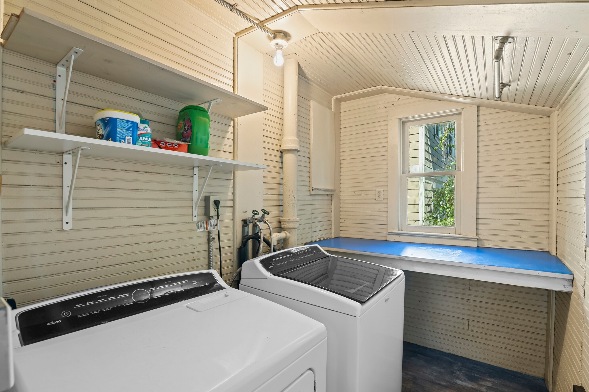 Laundry Room - 3411 Lombard Ave