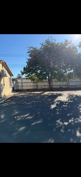 Building Photo - 1361 S Palomares St