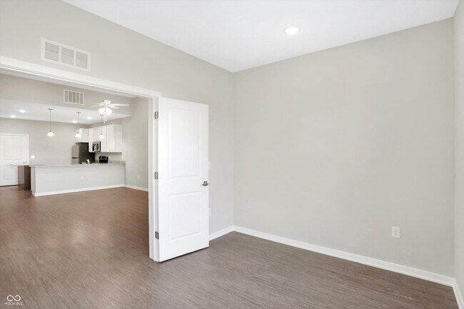 Building Photo - 75 Cypress Dr