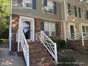 Building Photo - 301 Glencoe Dr