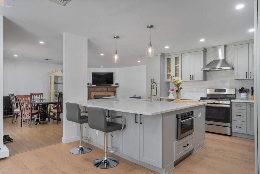 Building Photo - 1 Ginny Ct