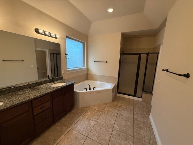 Building Photo - 3 bedroom + office  or 4th bedroom, storm shelter, neighborhood pond and walking track!