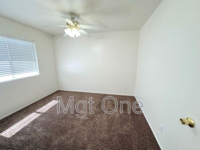 Building Photo - 6001 Kendrick Dr
