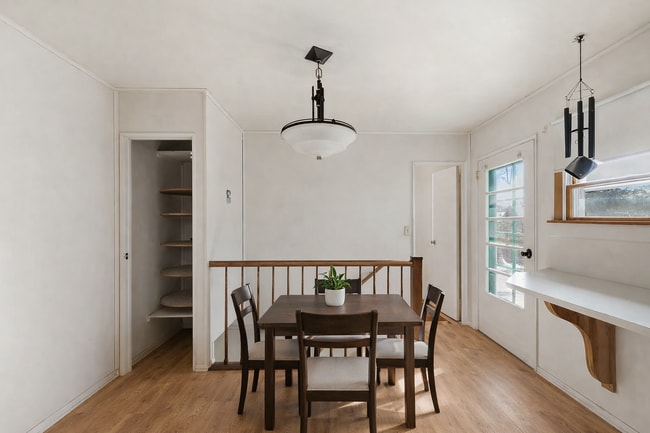 Building Photo - 231 Schilling St