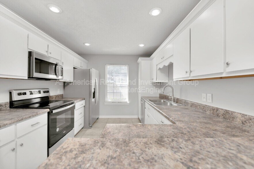 Building Photo - 648 Alysheba Dr