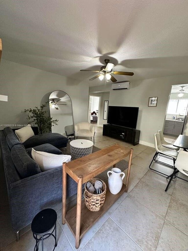 Building Photo - 585 SW 11th St