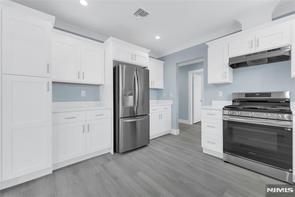 Building Photo - 227 Columbia Ave