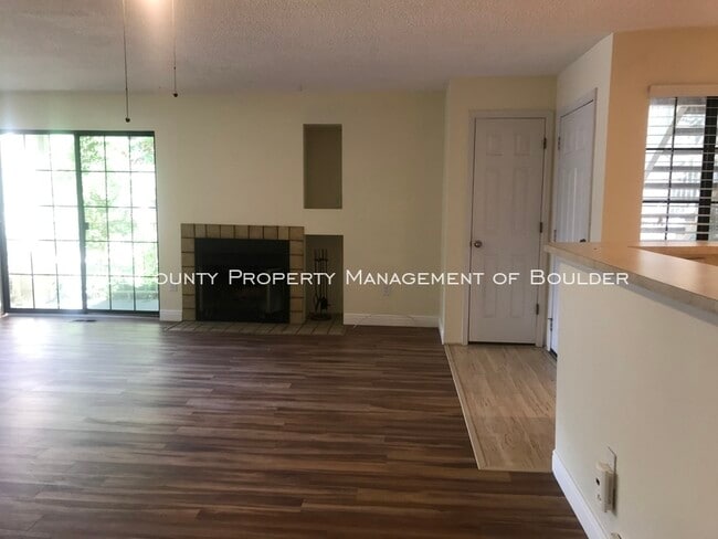 Building Photo - 4811 White Rock Cir