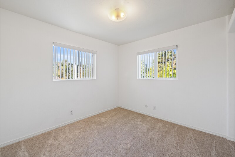 Building Photo - 1014 Laredo Cir