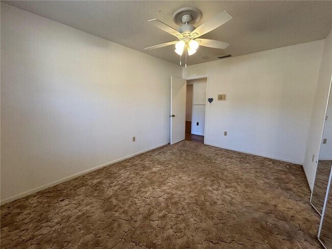 Building Photo - 5359 Emmett Dr