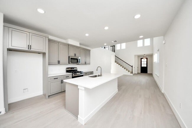 Building Photo - 4324 Avron Dr