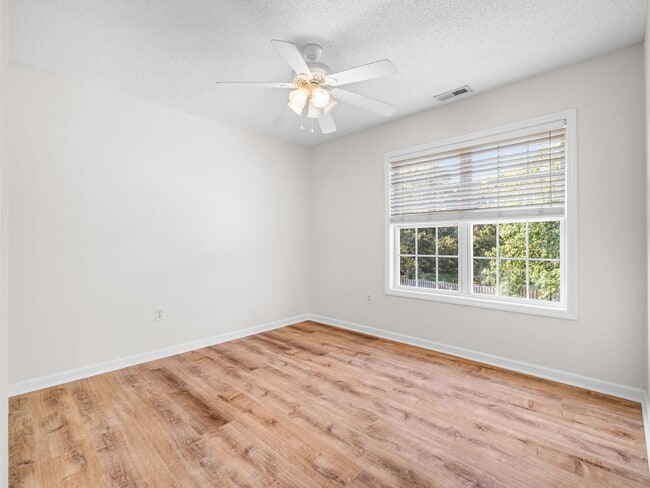 Building Photo - 217 Derby Downs Dr