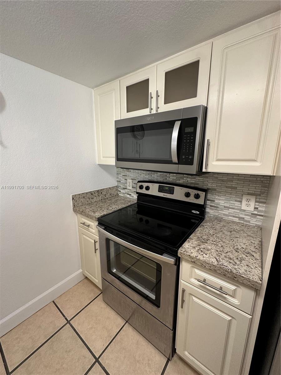 Building Photo - 814 NW 36th Ave