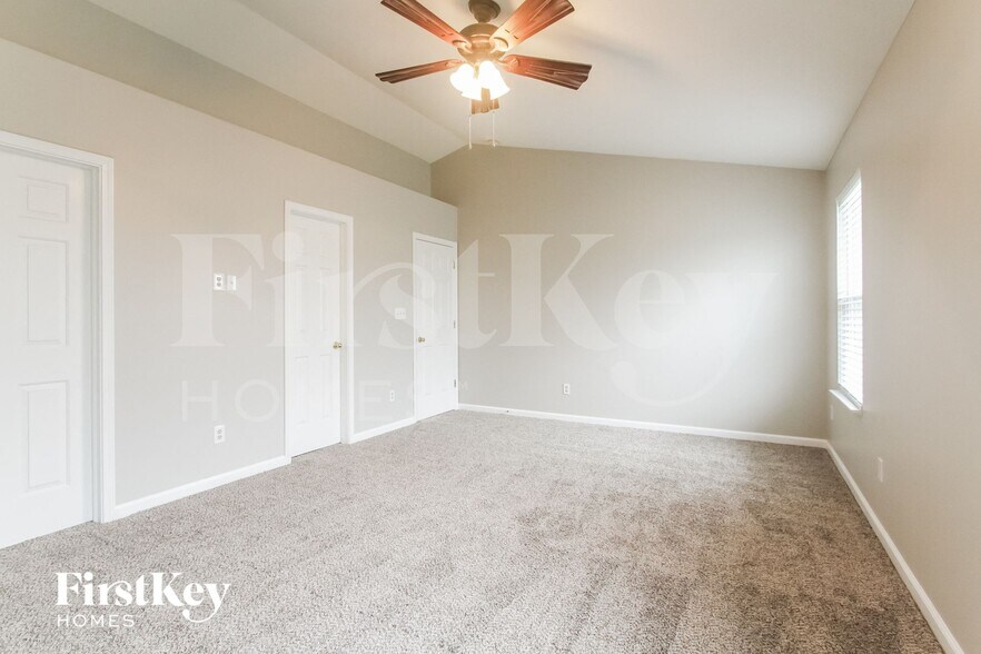 Building Photo - 8051 Little River Ln