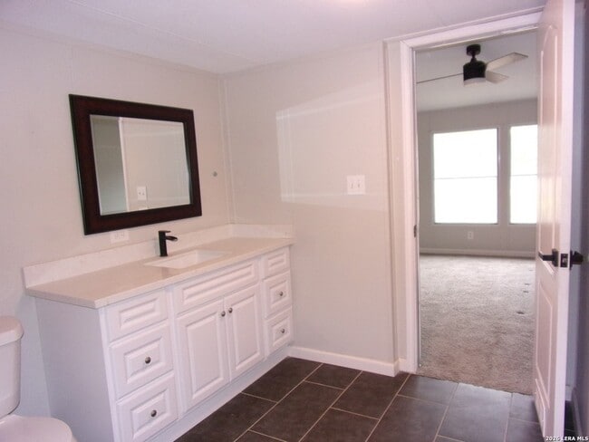 Building Photo - 360 Rangeland Rd