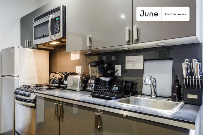 Building Photo - 509 E 87th St