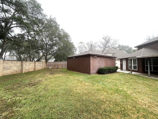 Building Photo - 2714 River Birch Dr