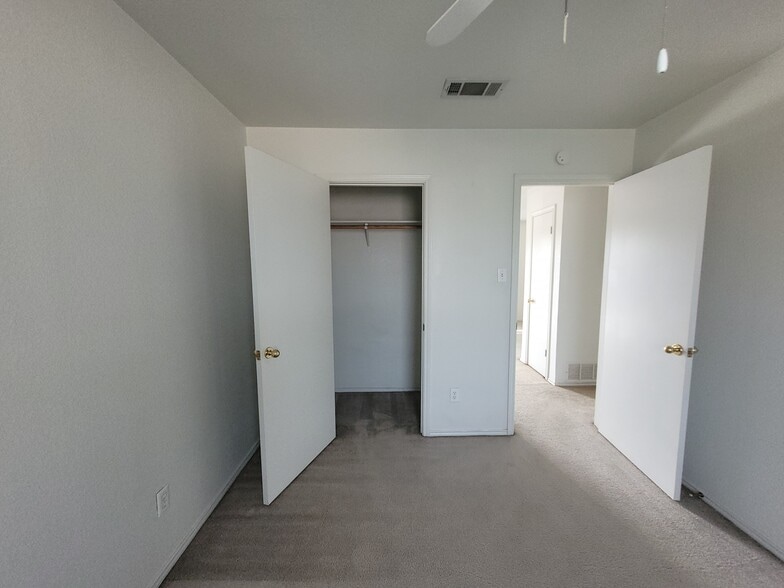 Building Photo - 1706 Windward Dr
