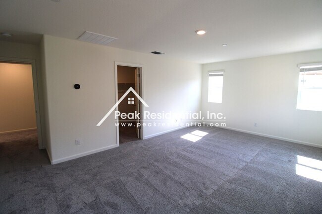 Building Photo - Brand New Rocklin 4bd/3ba House with 2 Car...