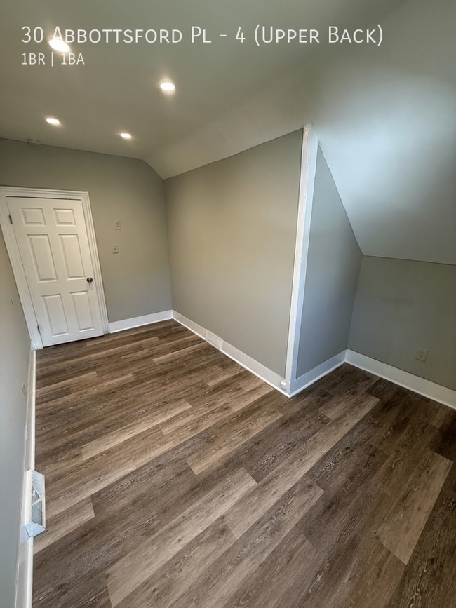 Building Photo - 30 Abbottsford Pl