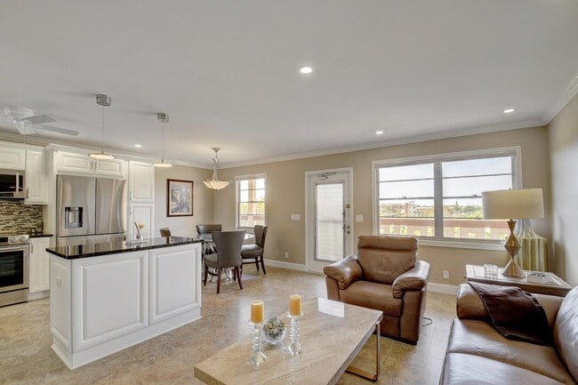 Building Photo - 4028 Newcastle B