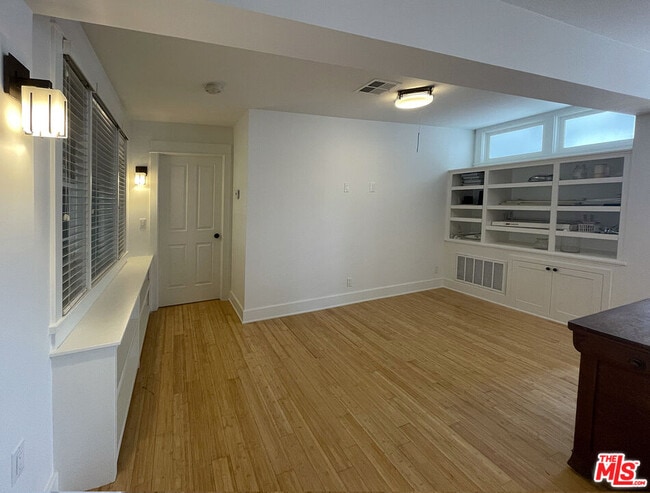 Building Photo - 3008 3rd St