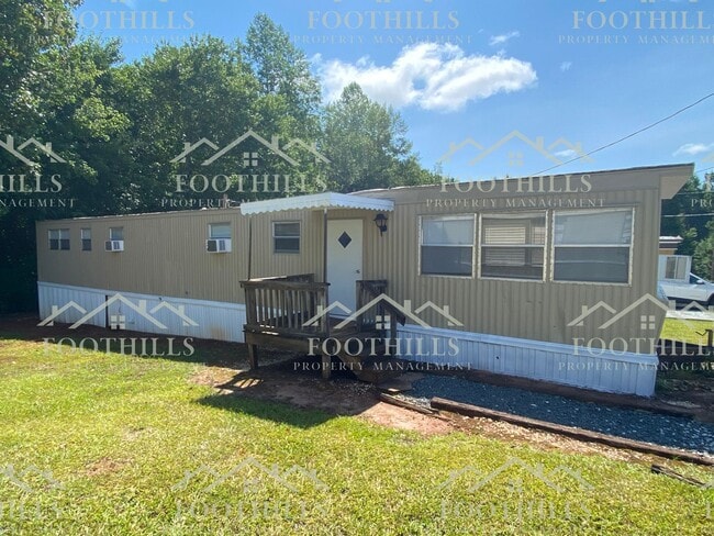 3-Bedroom Single Wide in Westminister wit... - 3-Bedroom Single Wide in Westminister  wit...