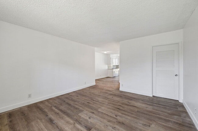 Building Photo - 6828 Fulton Ave