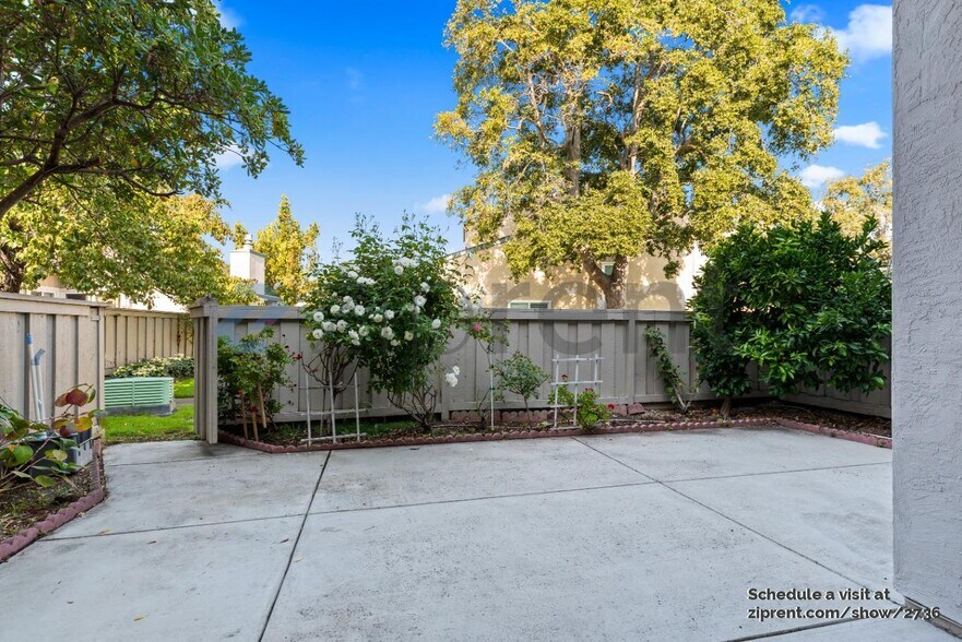 Building Photo - 644 Celestial Ln