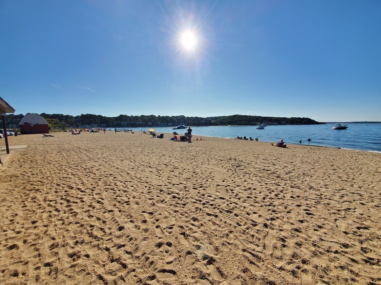 Centerport Beach - 66 Prospect Rd