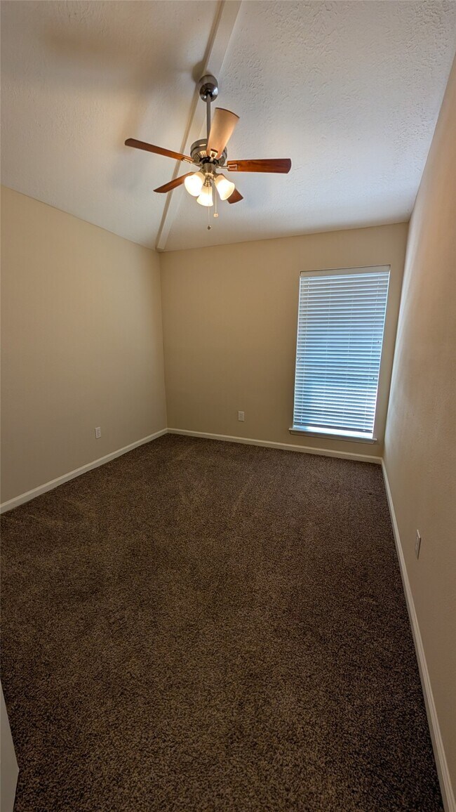 Building Photo - 10710 Ambergate Dr