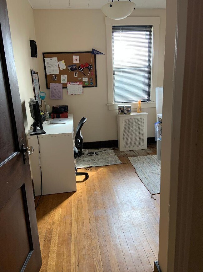 Bedroom 3 or office - 3322 Parkview Ave