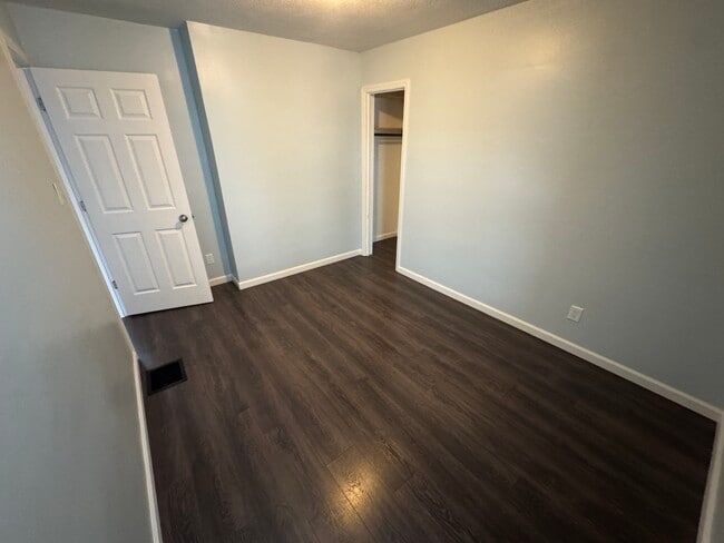 Building Photo - 2312 Newton St