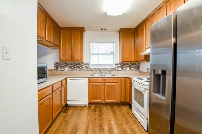 Building Photo - 712 Avenue F