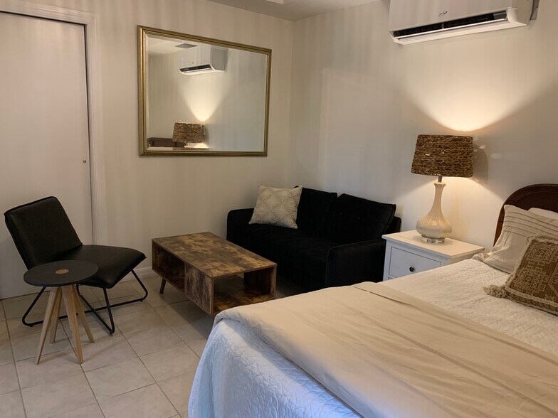 Building Photo - 1144 NW 7th Ave