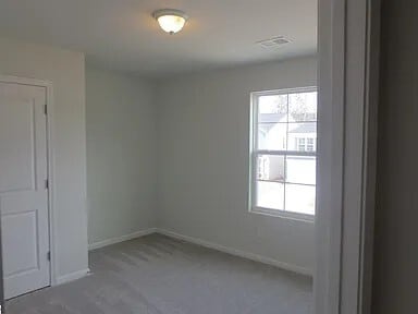 Building Photo - 11 Chalet Ct