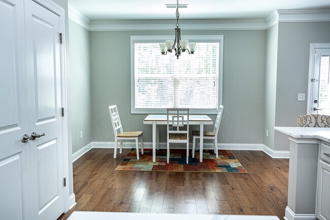 Building Photo - 5016 Trembath Ln