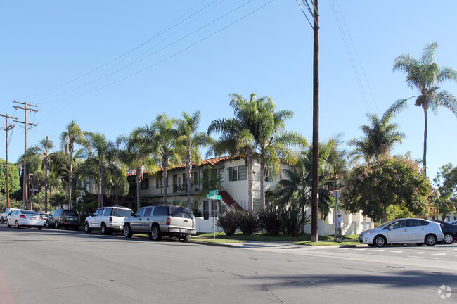 Primary Photo - Tropicana Apartments