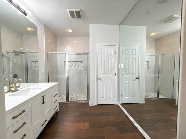 Building Photo - 3128 Rosco Dr