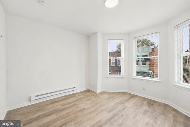 Building Photo - 2821 N Stillman St