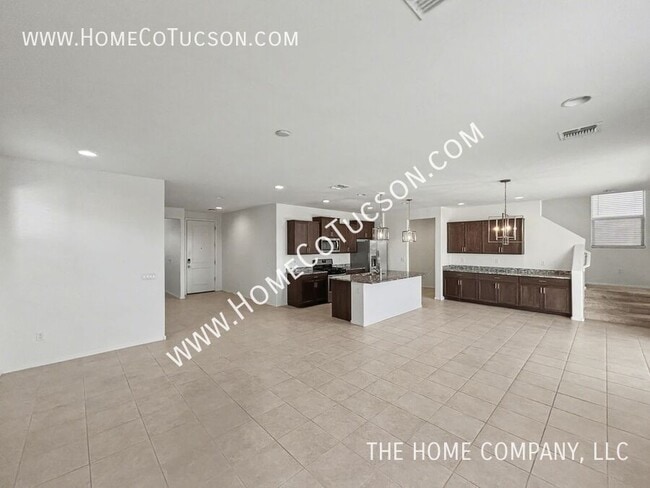 Building Photo - 7108 S Via Gaucho Viejo