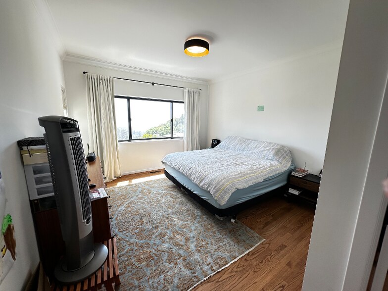 Building Photo - 5 Treasure Hill