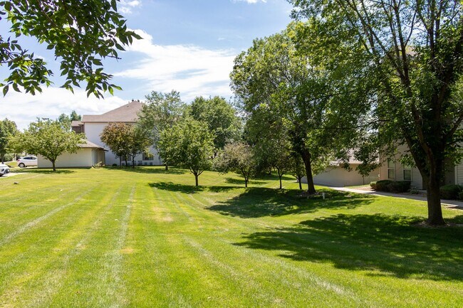 Building Photo - $1,325 | 2 Bedroom, 2 Bathroom Apartment |...