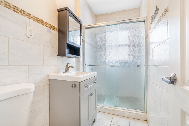 Building Photo - 1707 W Wallen Ave