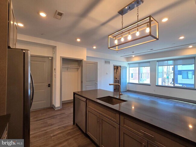 Building Photo - 413 W Berks St