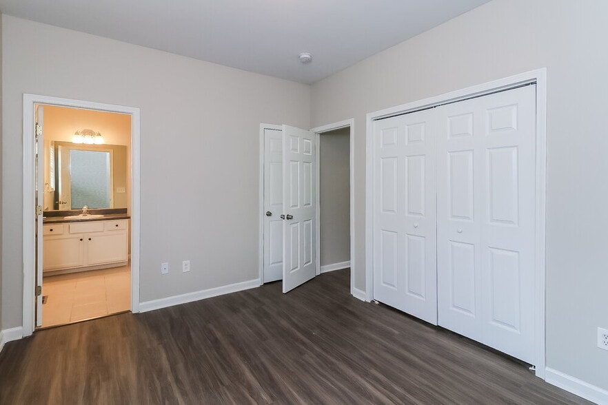 Building Photo - 36 Hickory Hollow SW