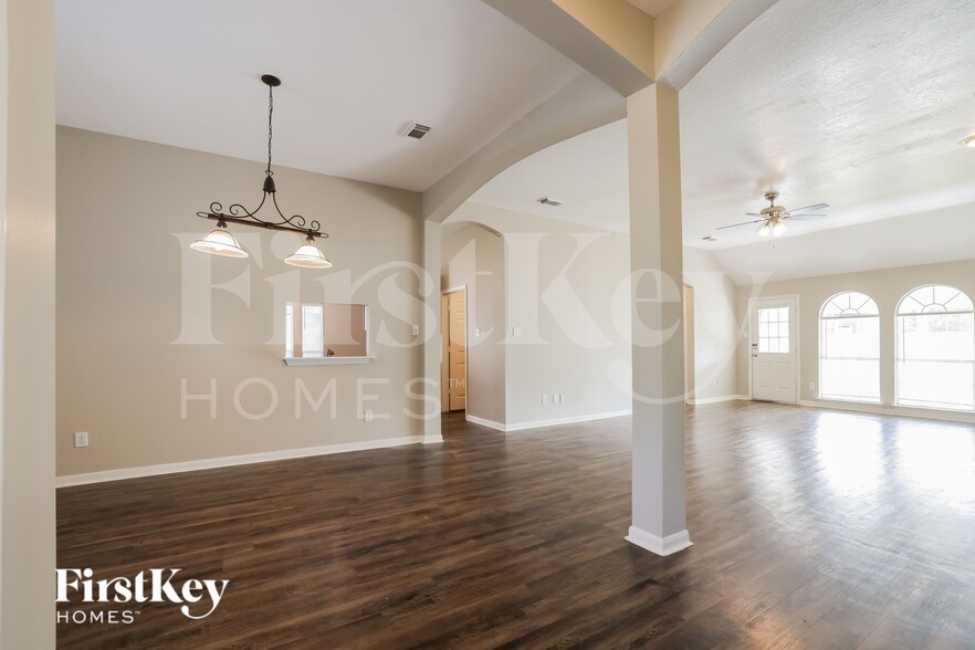 Building Photo - 15722 E Astern Dr