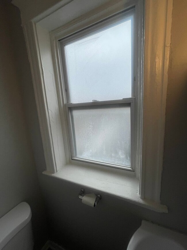 Building Photo - Available Now! One Bedroom Apartment with ...