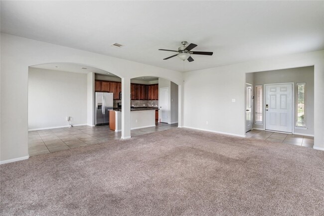Building Photo - 8014 Oxbow Manor