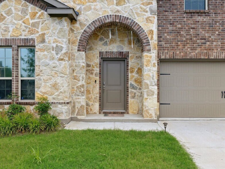 Building Photo - 3836 Fletcher Wy